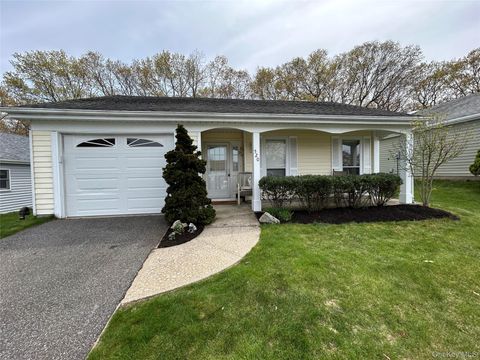 Photo of 520 Cranston Lane, Ridge, NY 11961 (MLS # 992872)