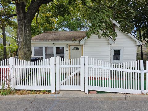 Photo of 44 Carnegie Avenue, Elmont, NY 11003 (MLS # 930698)