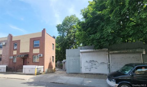 Photo of 7432 Calamus Avenue, Elmhurst, NY 11373 (MLS # 1009439)