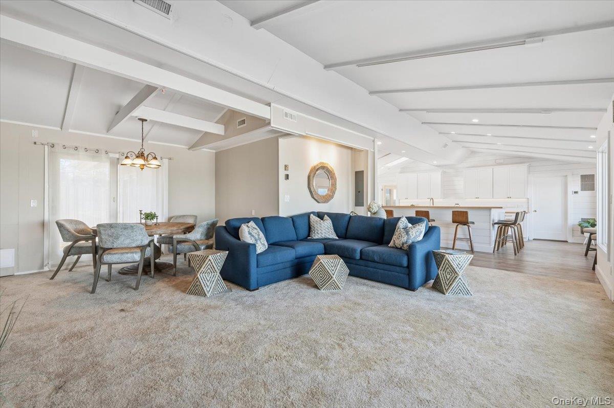 Montauk, New York 11954, United States, 5 Bedrooms Bedrooms, ,4 BathroomsBathrooms,Residential,Active,253950