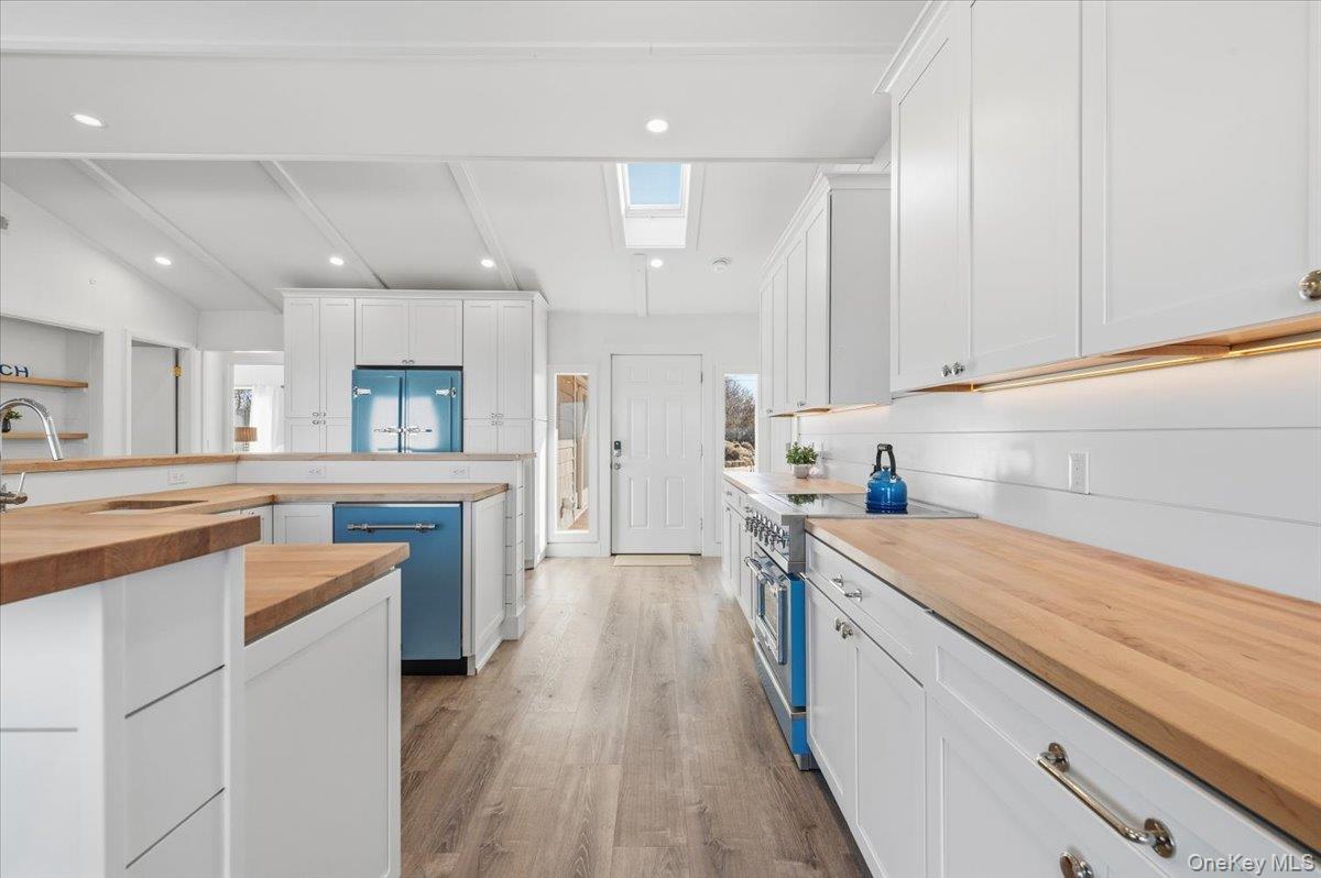 Montauk, New York 11954, United States, 5 Bedrooms Bedrooms, ,4 BathroomsBathrooms,Residential,Active,253950