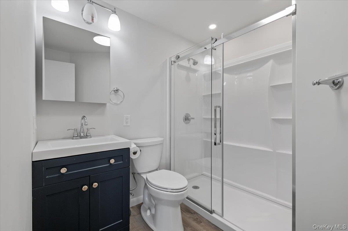 Montauk, New York 11954, United States, 5 Bedrooms Bedrooms, ,4 BathroomsBathrooms,Residential,Active,253950