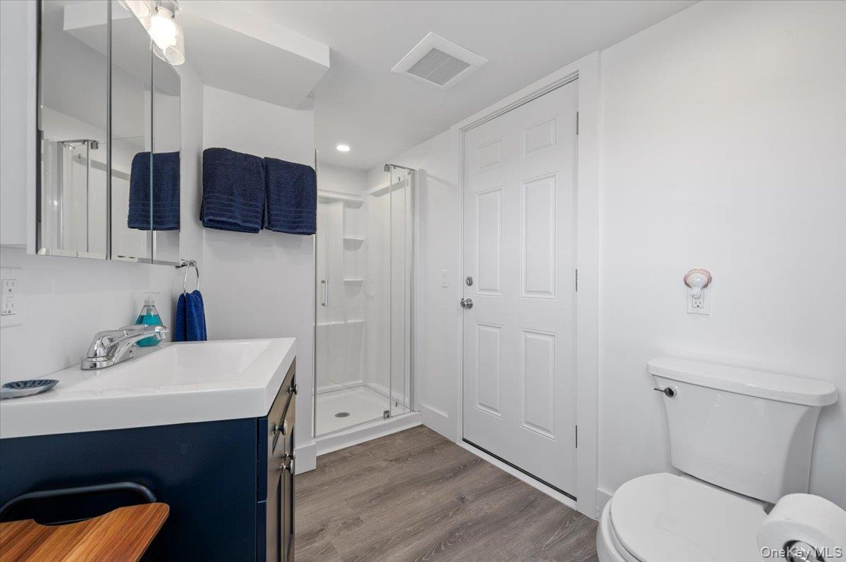 Montauk, New York 11954, United States, 5 Bedrooms Bedrooms, ,4 BathroomsBathrooms,Residential,Active,253950