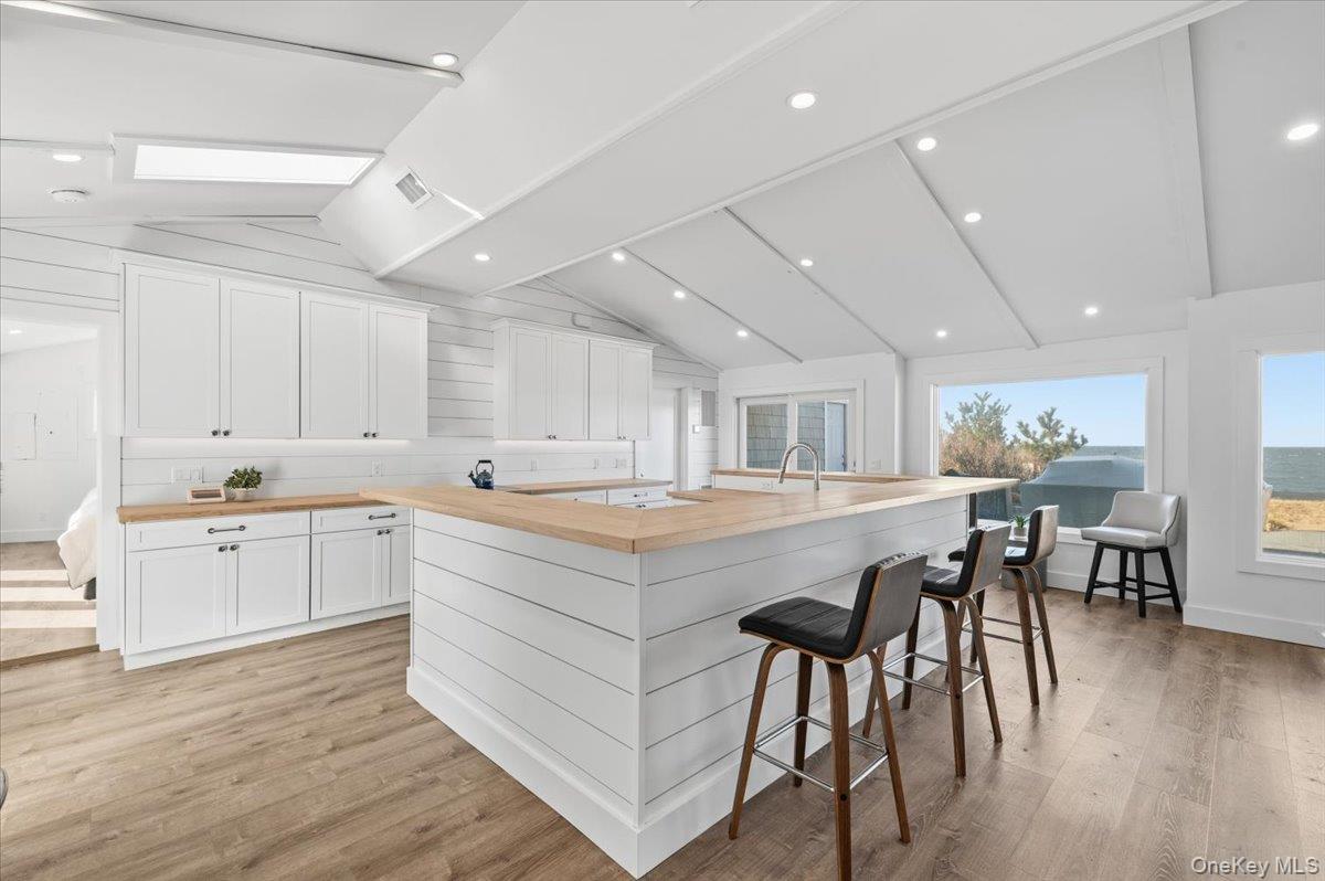 Montauk, New York 11954, United States, 5 Bedrooms Bedrooms, ,4 BathroomsBathrooms,Residential,Active,253950