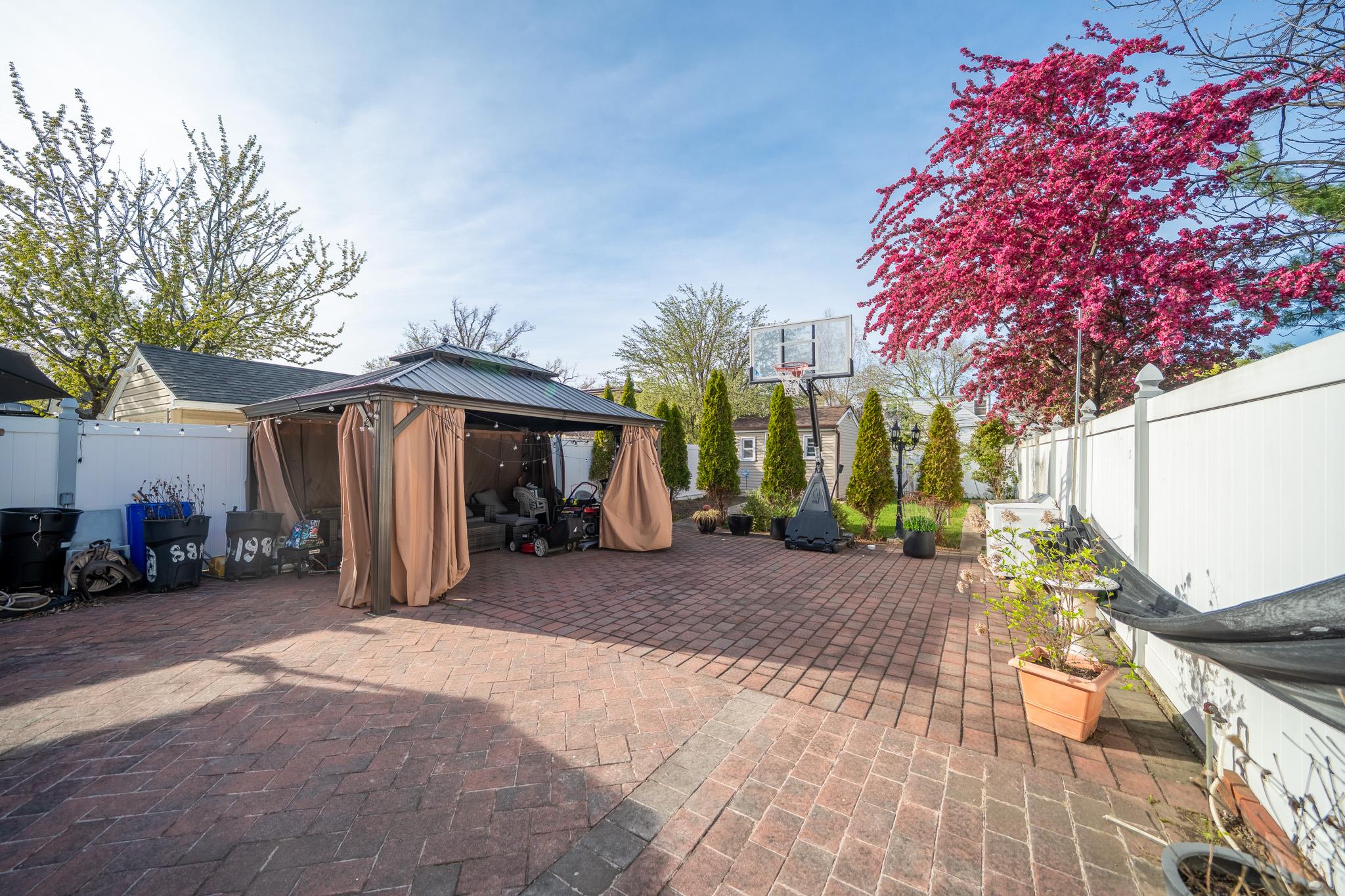 239-19 88th Av Ave, Bellerose, New York image 33