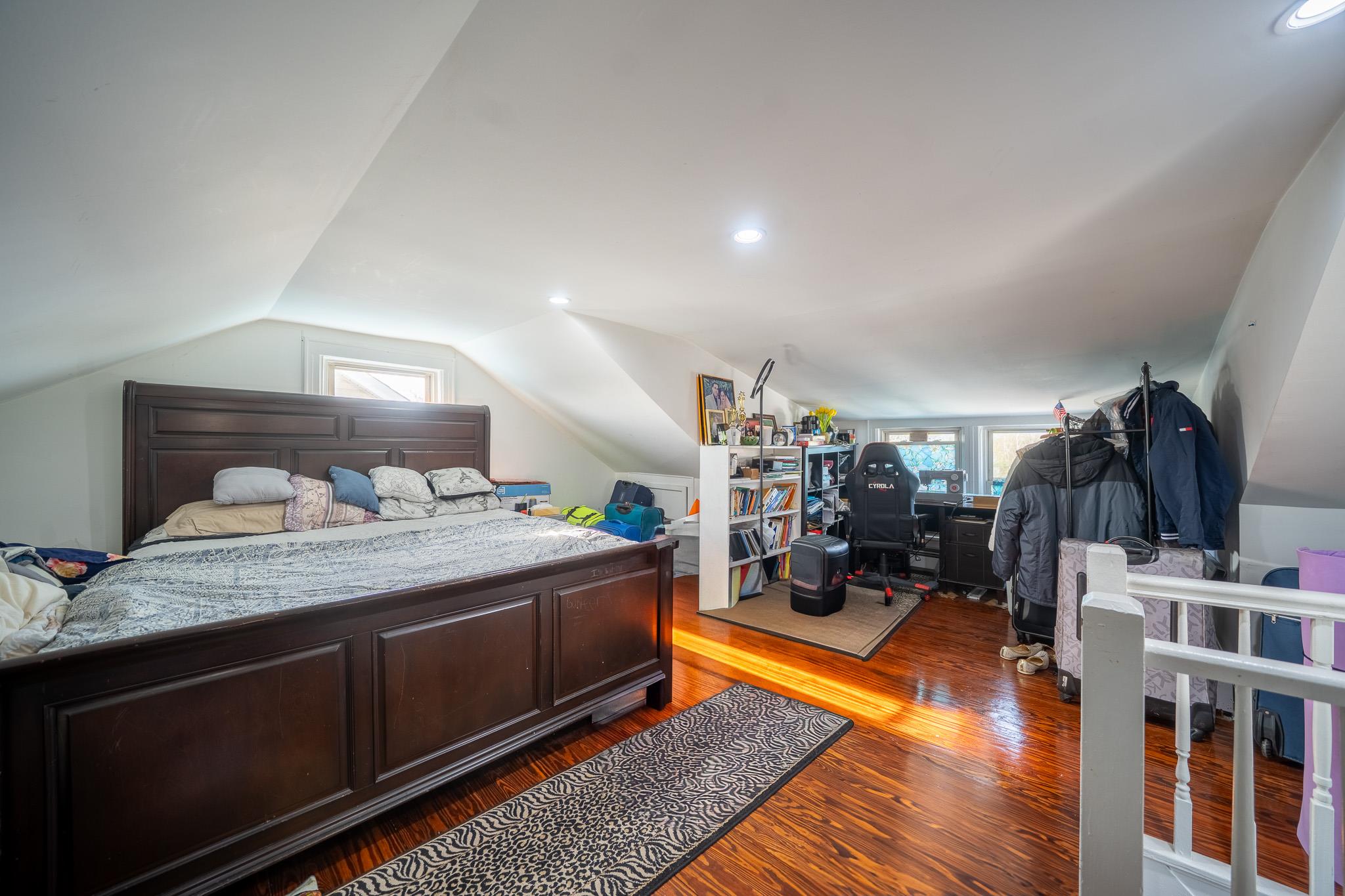 239-19 88th Av Ave, Bellerose, New York image 30