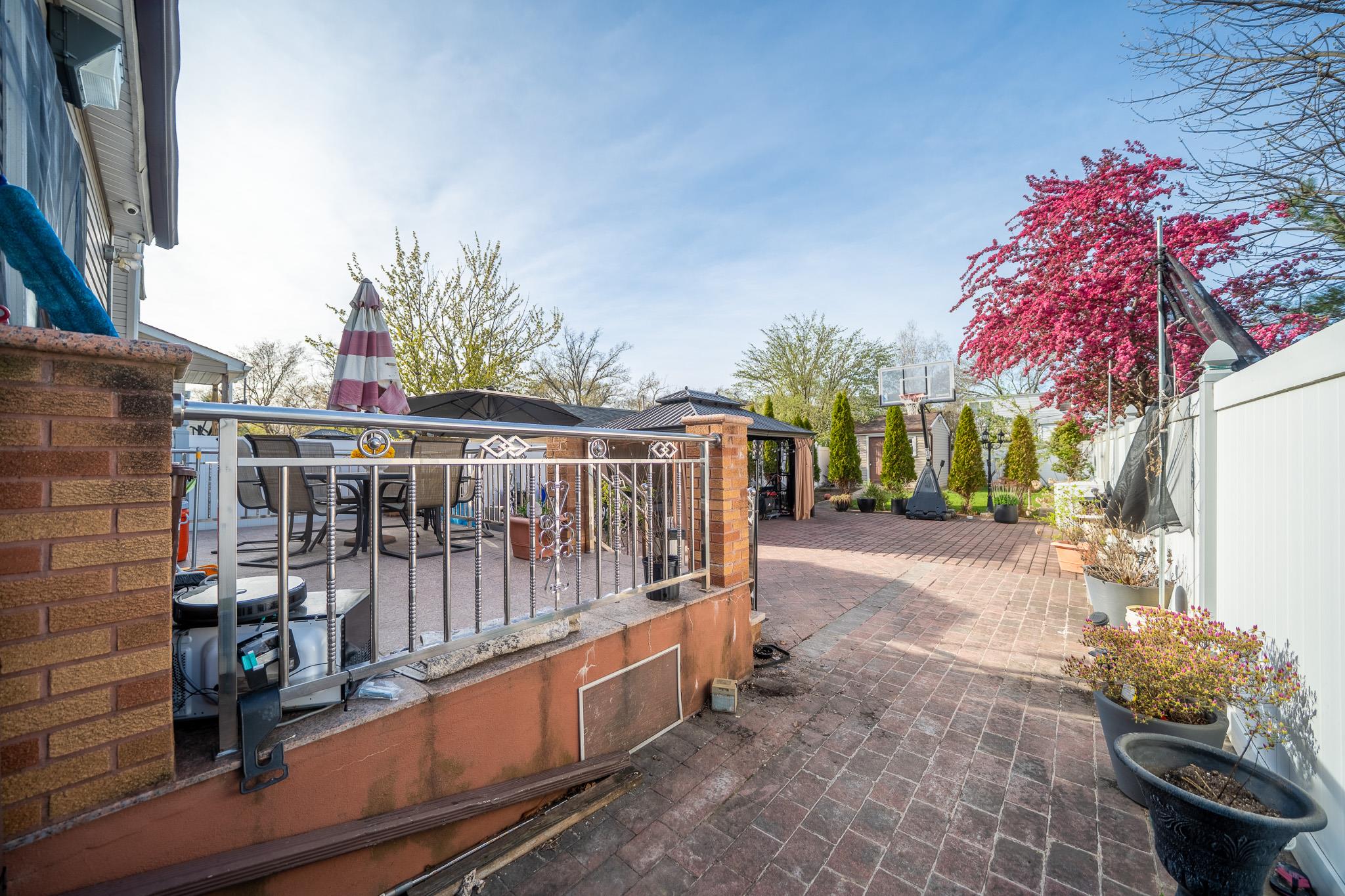 239-19 88th Av Ave, Bellerose, New York image 32