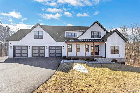 6 Conifer Court Poughkeepsie NY 12603