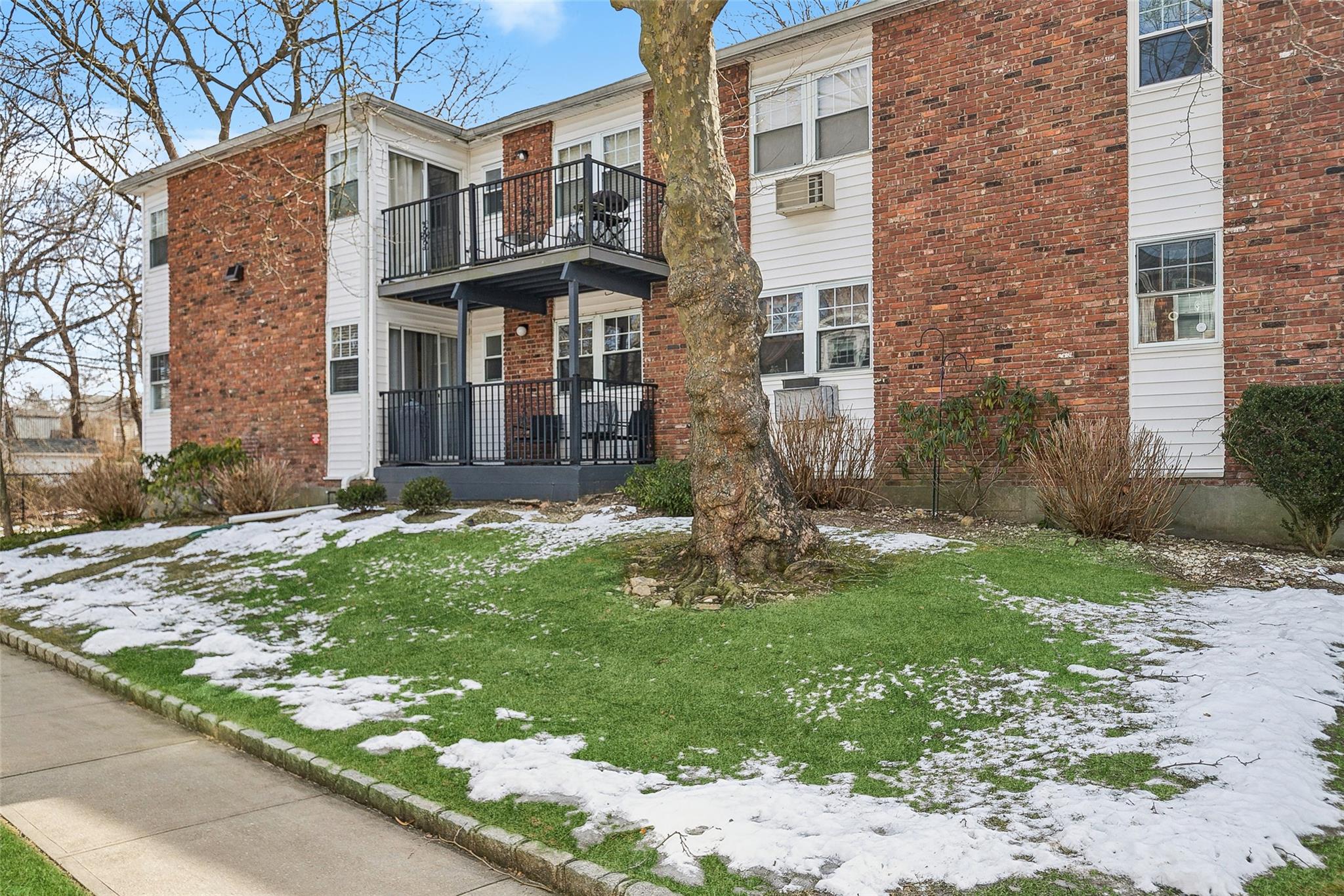 136 Church Street St #1D, Kings Park, New York image 5