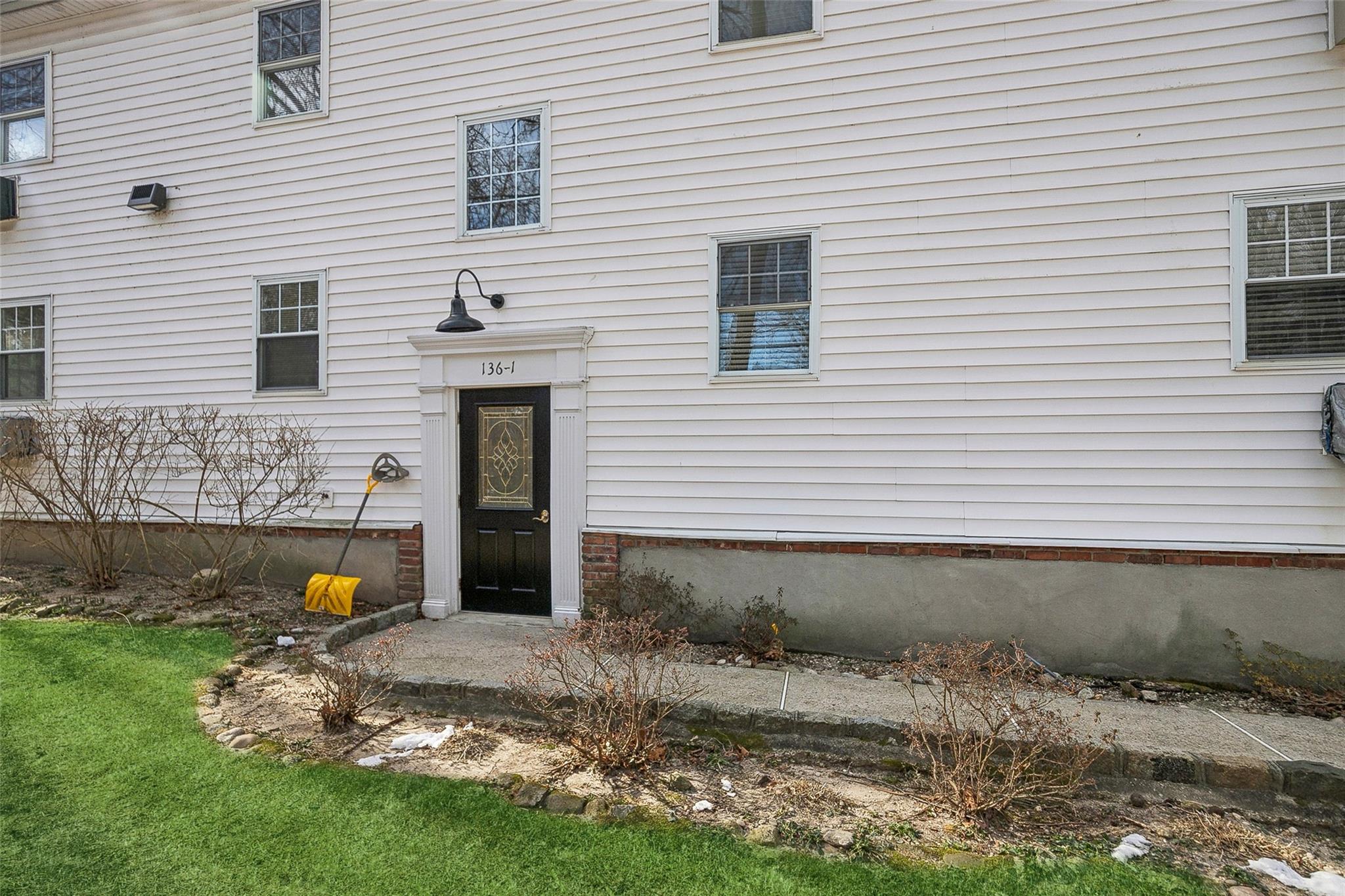 136 Church Street St #1D, Kings Park, New York image 6