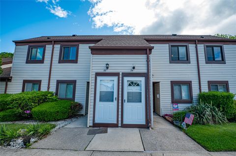 Photo of 24 Monet Court #24, Middle Island, NY 11953 (MLS # 868080)