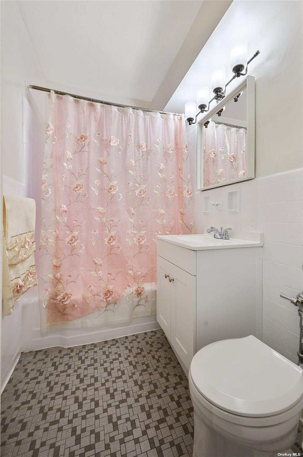 8401 Main Street #428, Briarwood, New York image 13