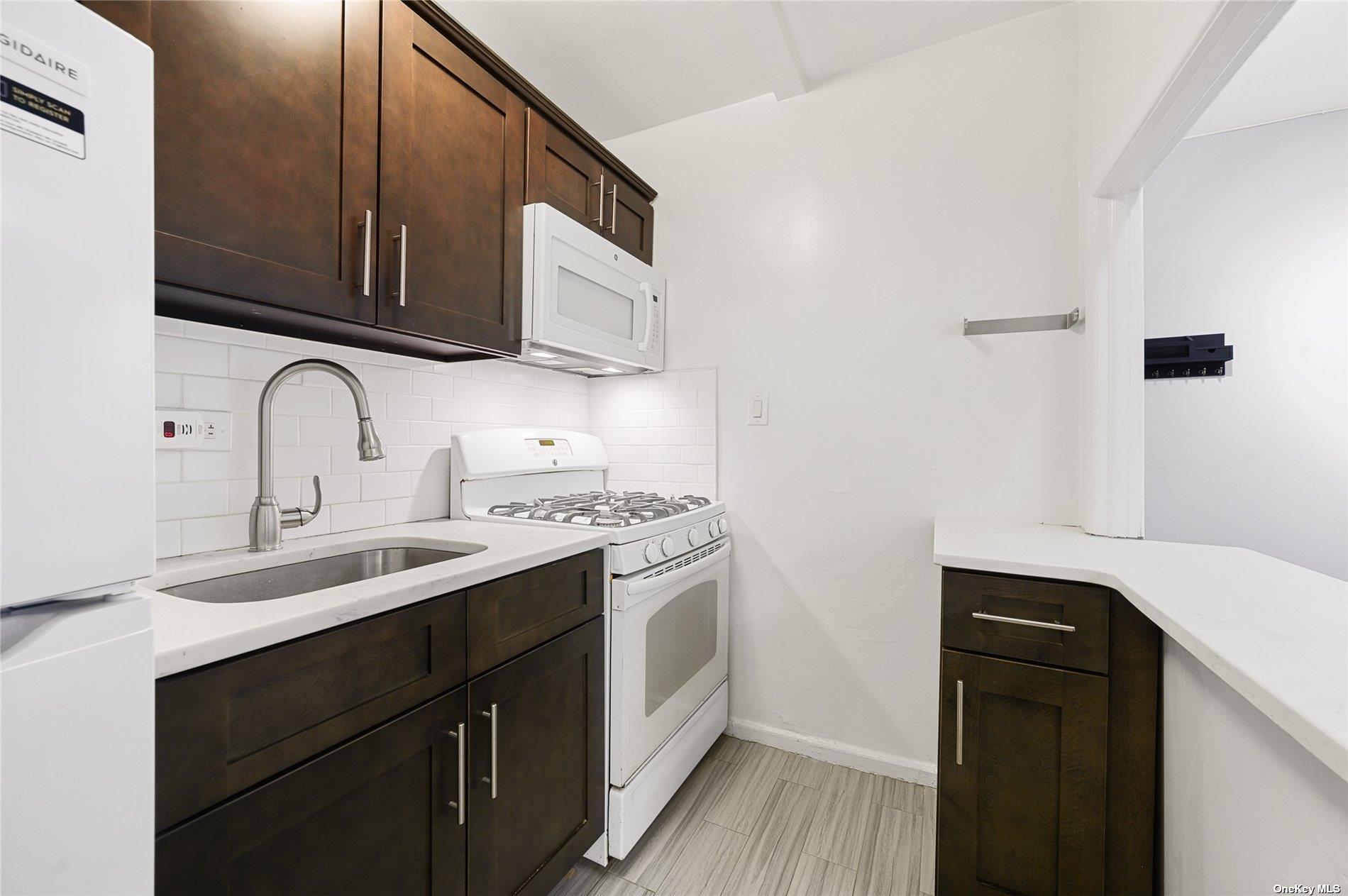 8401 Main Street #428, Briarwood, New York image 11