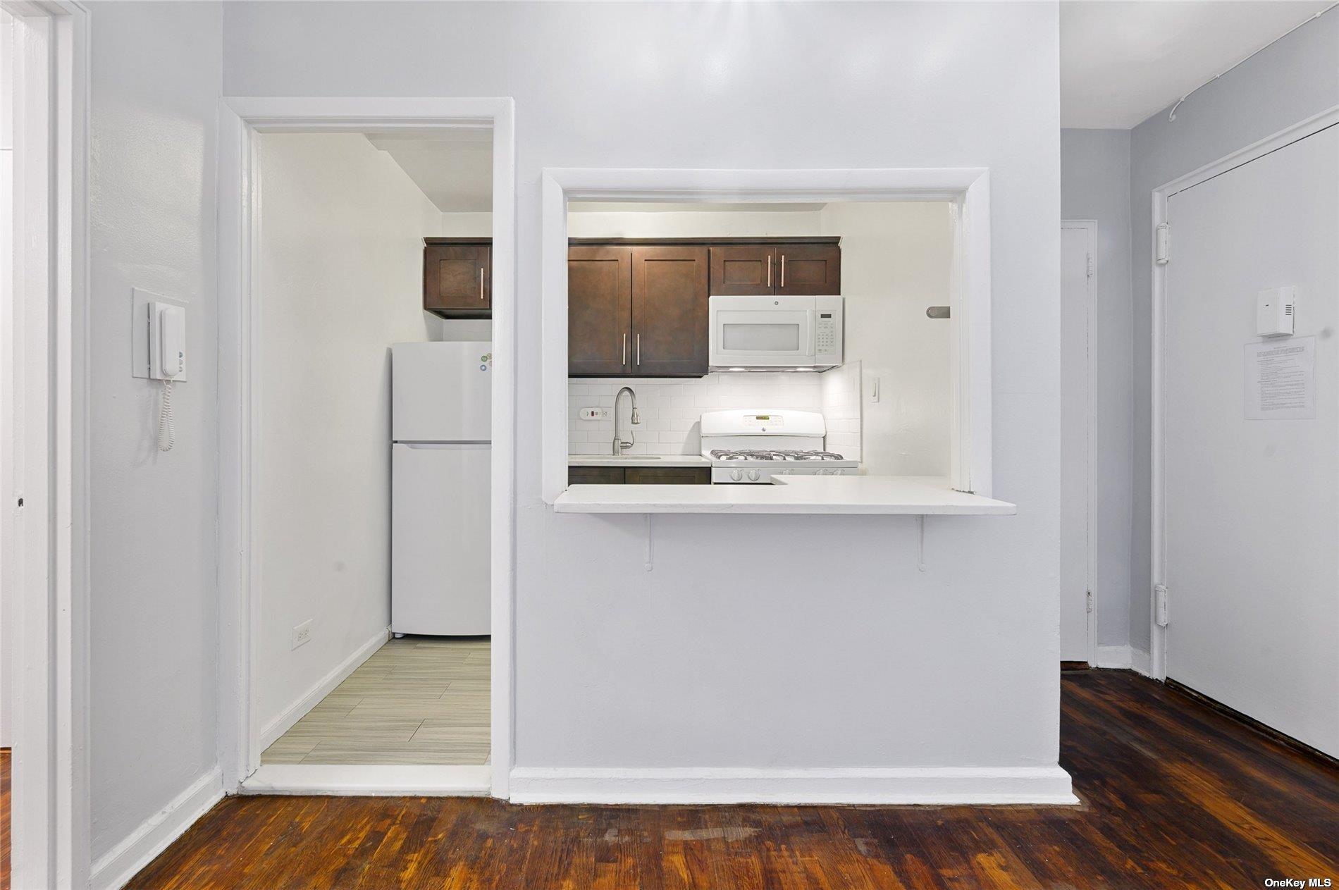 8401 Main Street #428, Briarwood, New York image 10