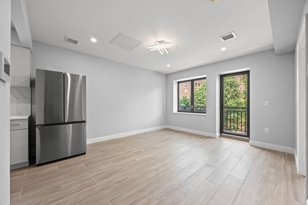 Photo of 13225 41st Avenue #3B, Flushing, NY 11355 (MLS # 880319)