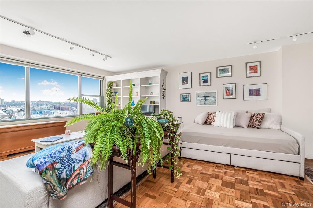 Photo of 2500 Johnson Avenue #5F, Bronx, NY 10463 (MLS # 960664)