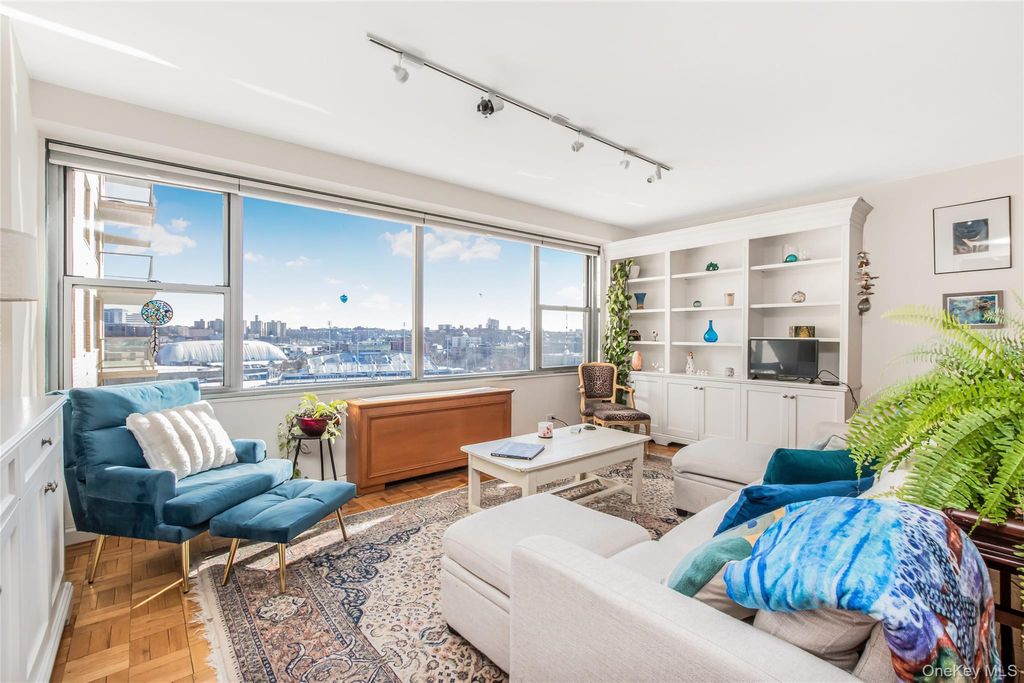 Photo of 2500 Johnson Avenue #5F, Bronx, NY 10463 (MLS # 960664)