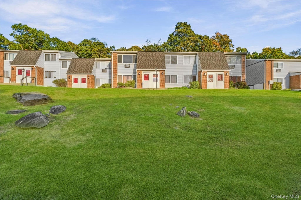Photo of 2740 South Road #H6, Poughkeepsie, NY 12601 (MLS # 1061330)