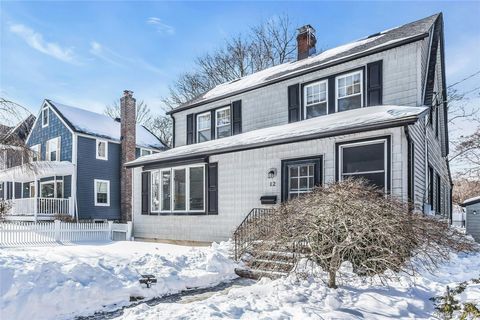 Homes For Sale - 12 Summers Street<br/> Oyster Bay, NY 11771