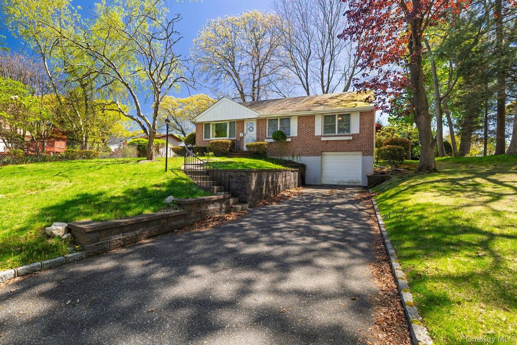 Photo of 9 Gold Street, Kings Park, NY 11754 (MLS # 993887)