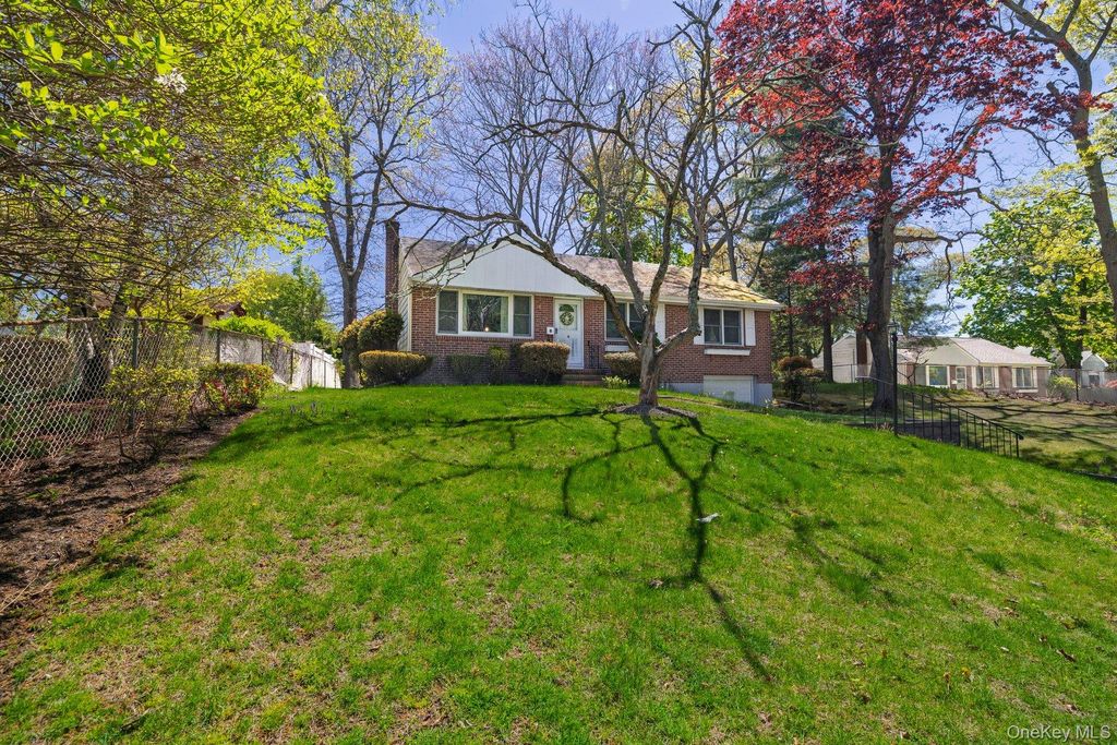 Photo of 9 Gold Street, Kings Park, NY 11754 (MLS # 993887)