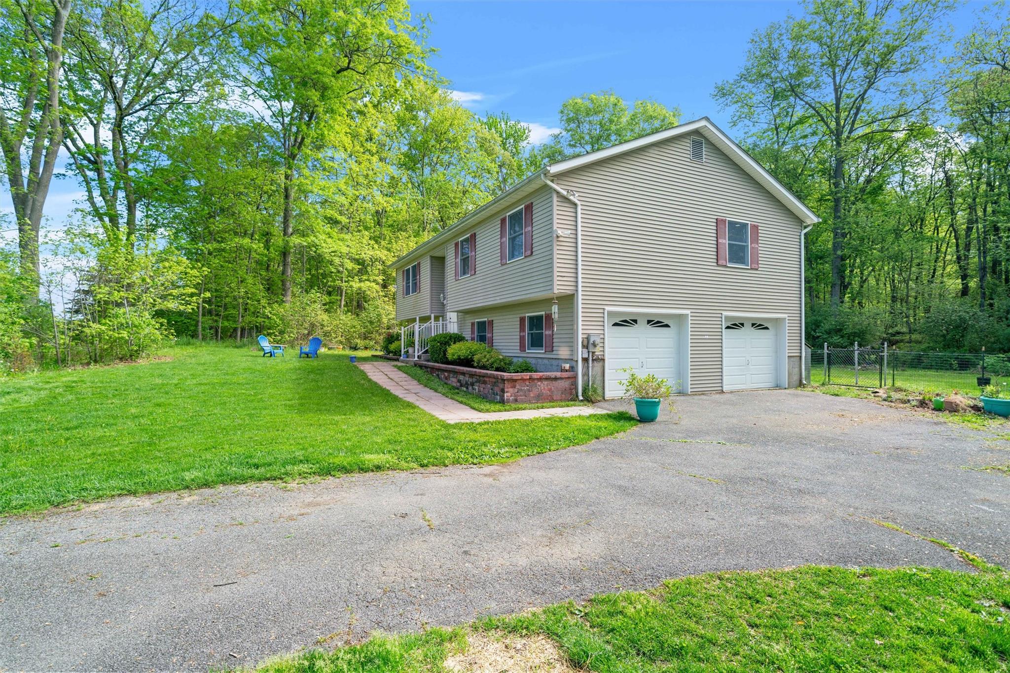220 Twin Arch Road