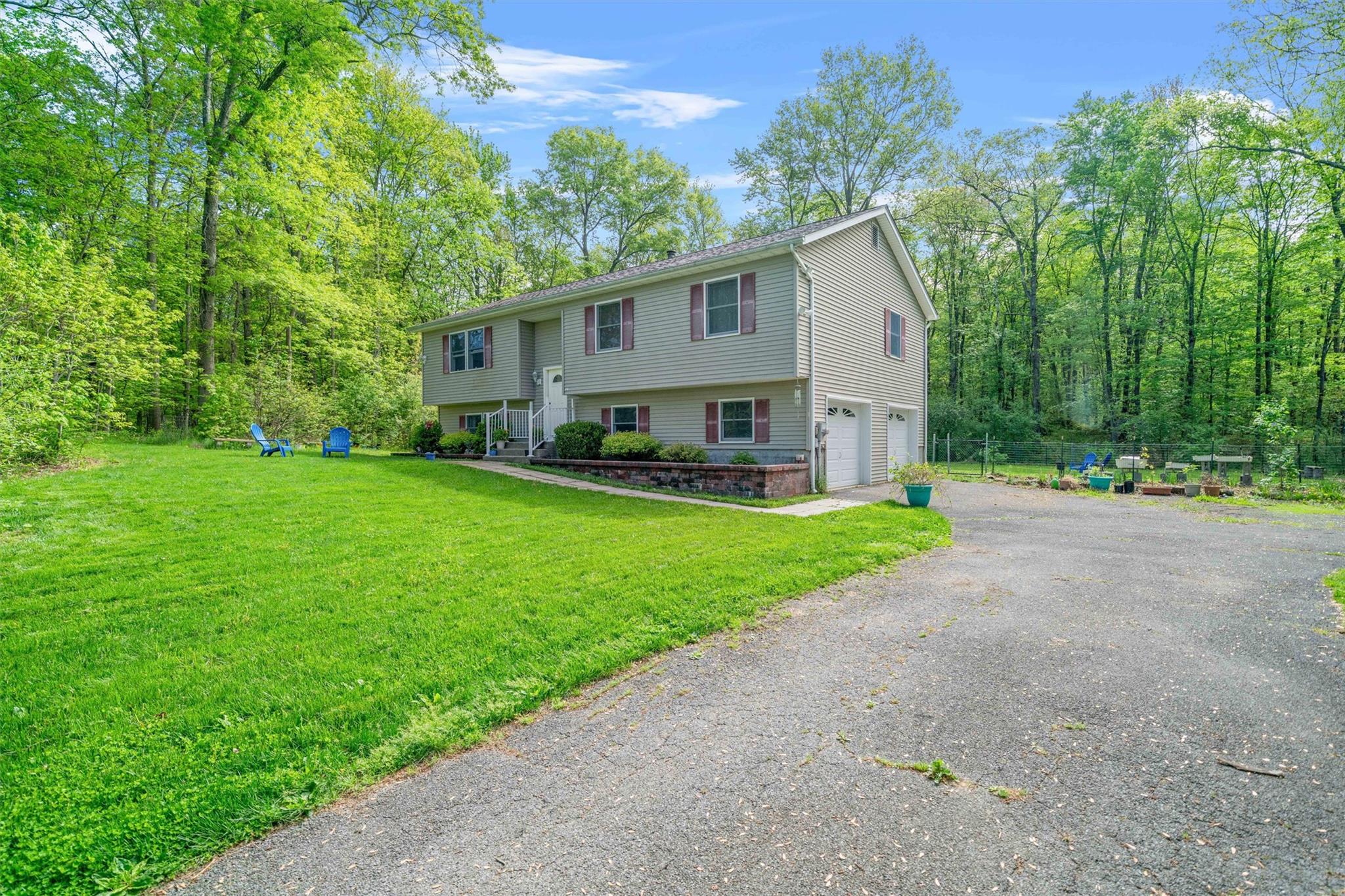 220 Twin Arch Road