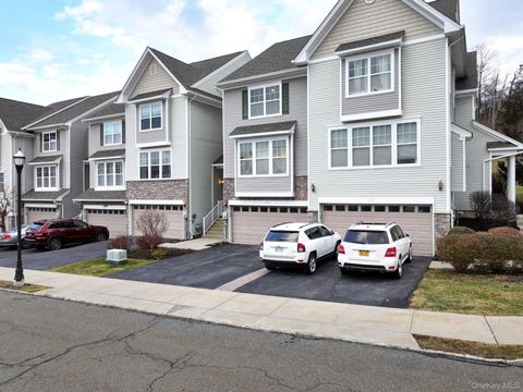 Condo For Sale - 1210 Hawthorn Way<br/> New Windsor, NY 12553