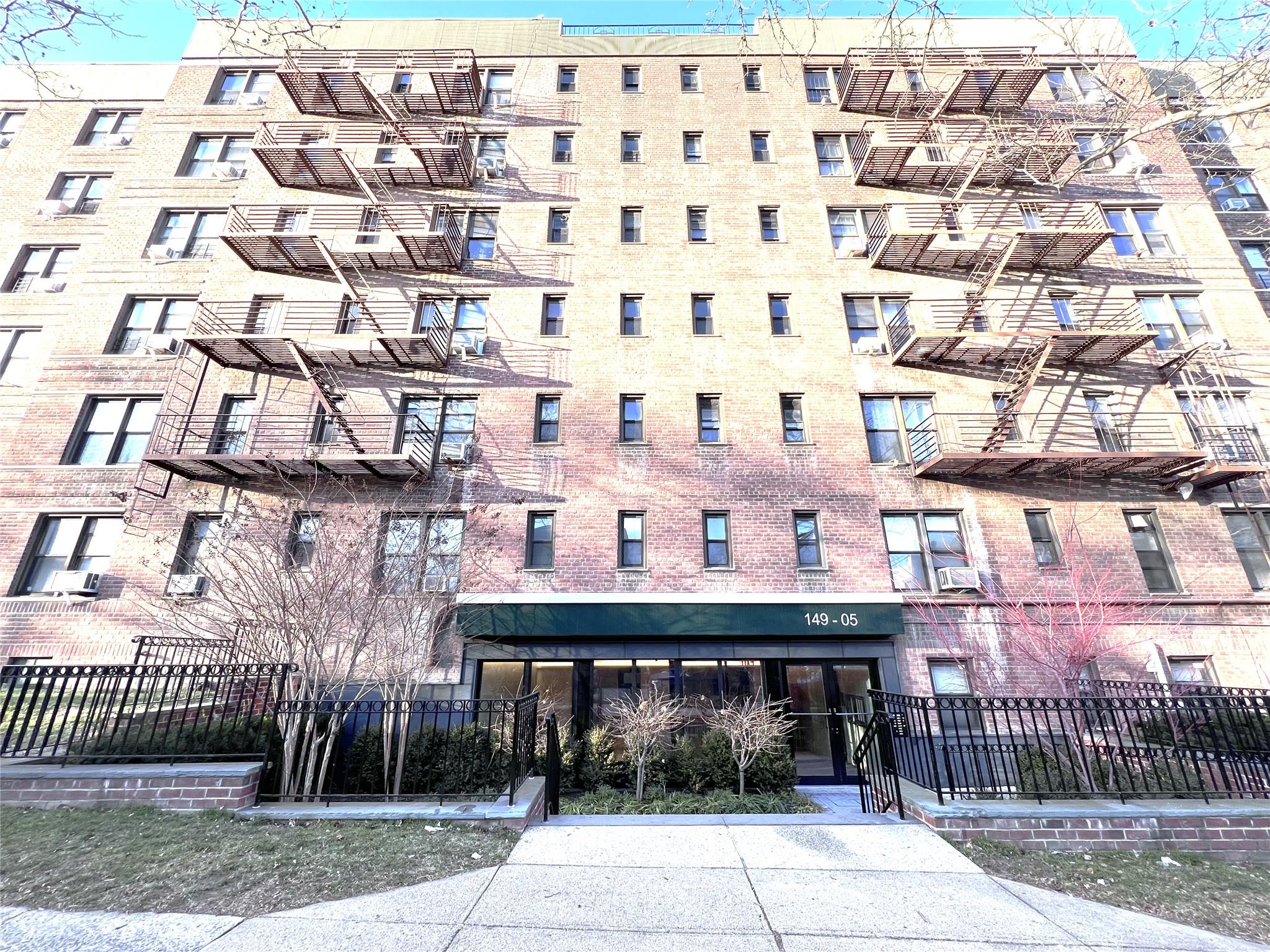 Property for Sale at 79 Avenue 225, Kew Garden Hills, Queens, NY - Bedrooms: 1 
Bathrooms: 1 
Rooms: 4  - $229,000