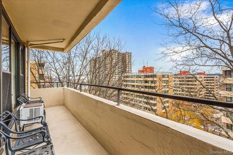 7-24 166th Street 8C Beechhurst NY 11357