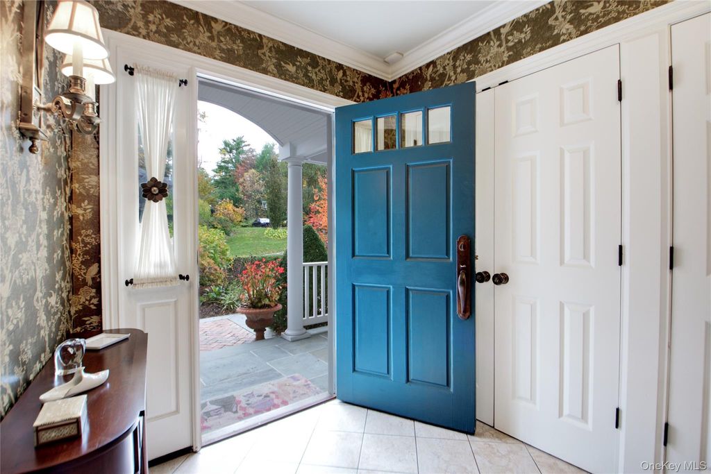 Photo of 110 Birch Drive, East Hills, NY 11576 (MLS # 965029)