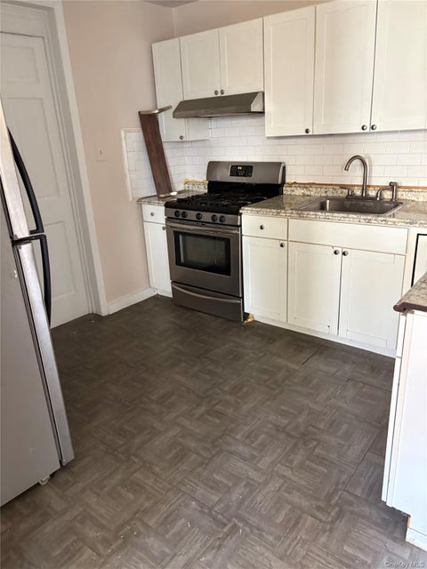 Apartment For Rent - 106 Saratoga Avenue<br/> Yonkers, NY 10705