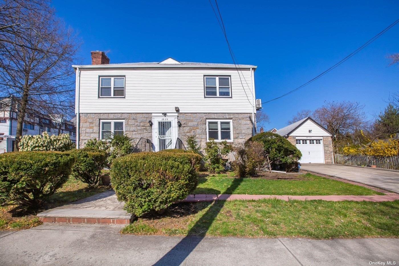 160th Street, Flushing, Queens, NY - 4 Bedrooms  
3.5 Bathrooms  
10 Rooms - 