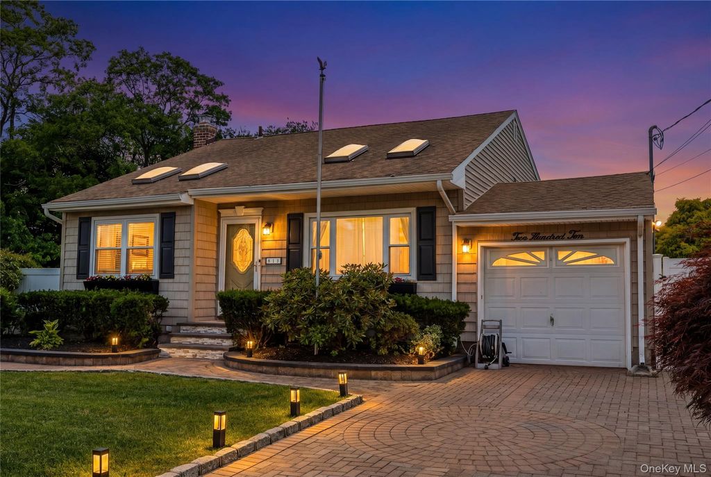 Photo of 210 Norwood Avenue, Port Jefferson Station, NY 11776 (MLS # 971521)