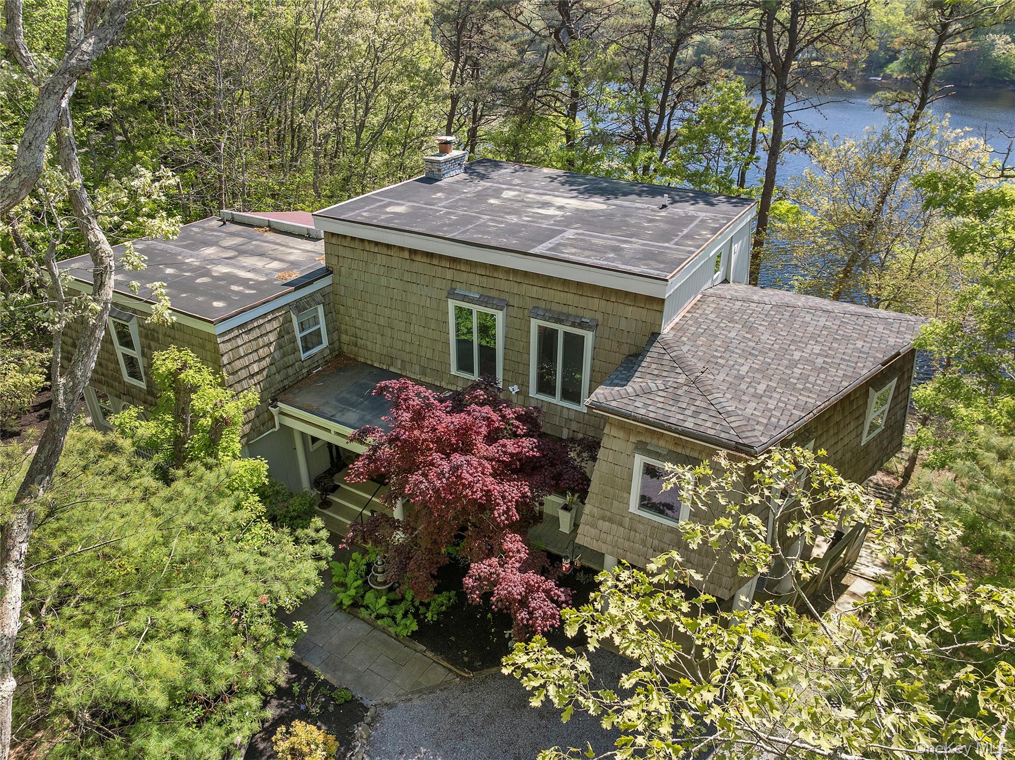 9 Lake View Ct