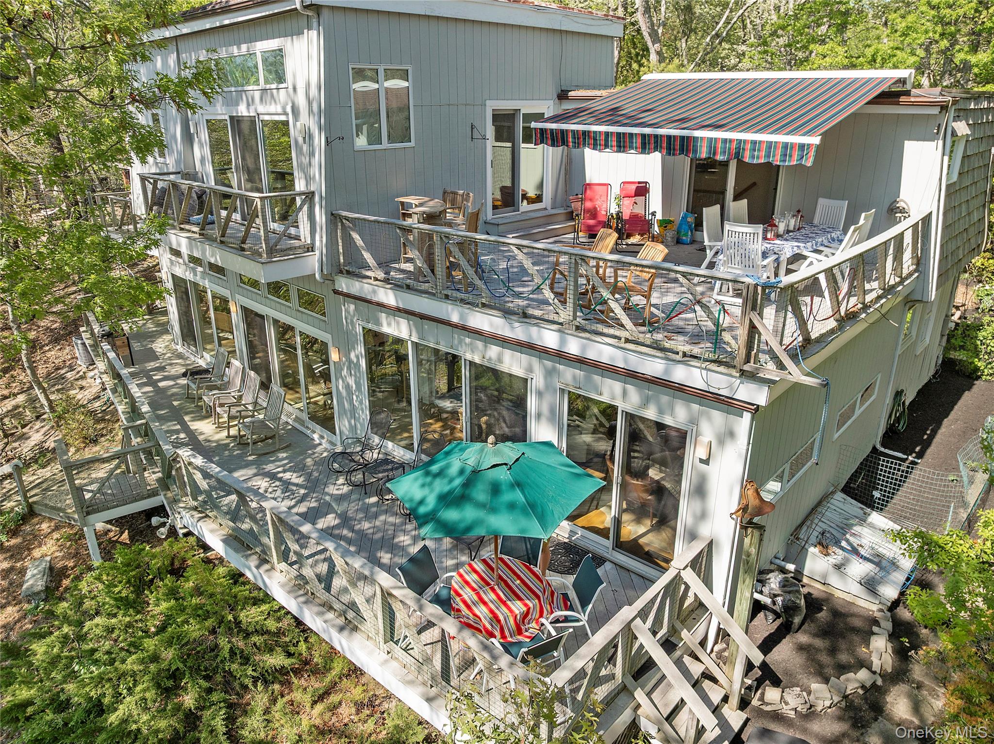 9 Lake View Ct