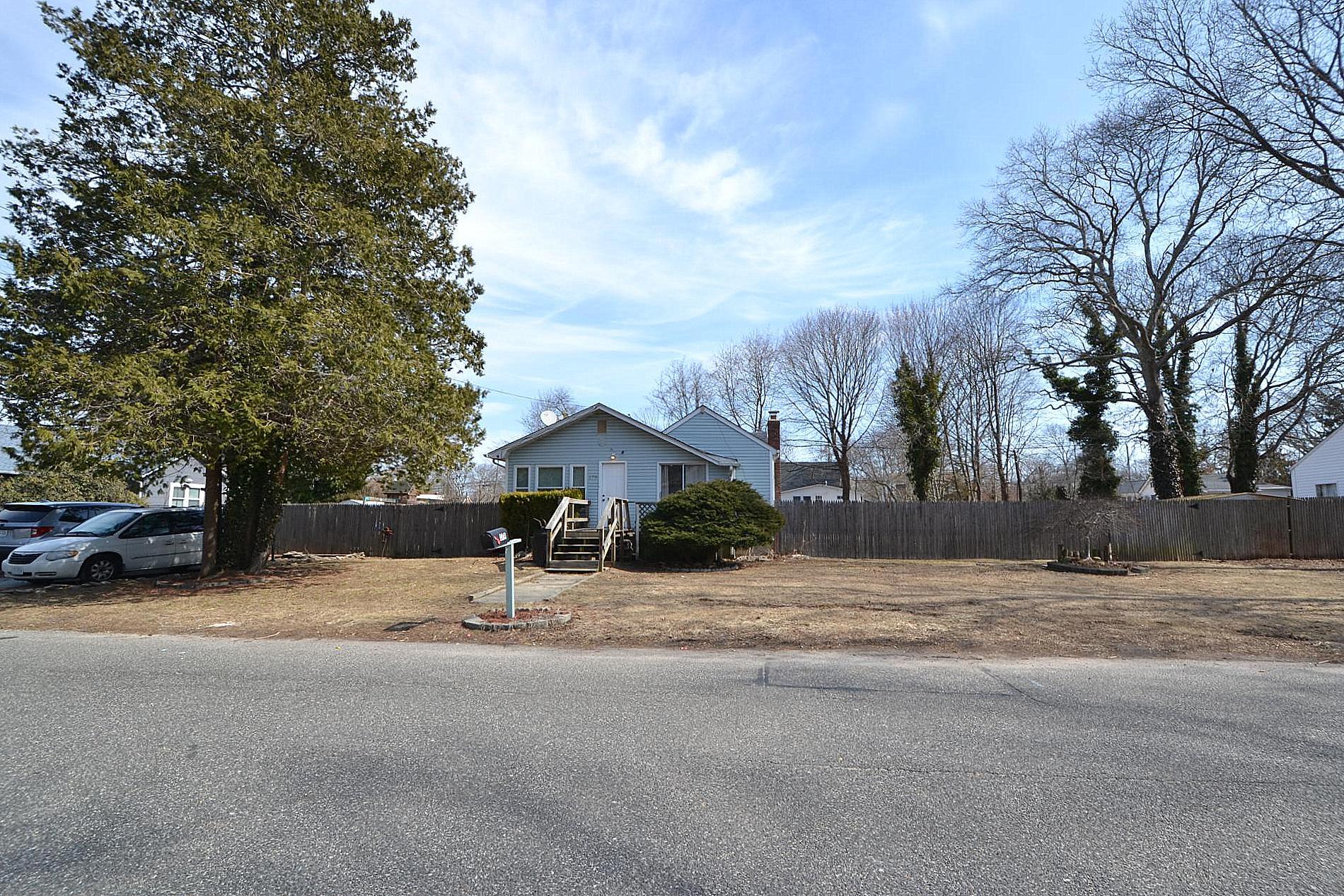 179 Lynbrook Drive, Mastic Beach, New York image 22