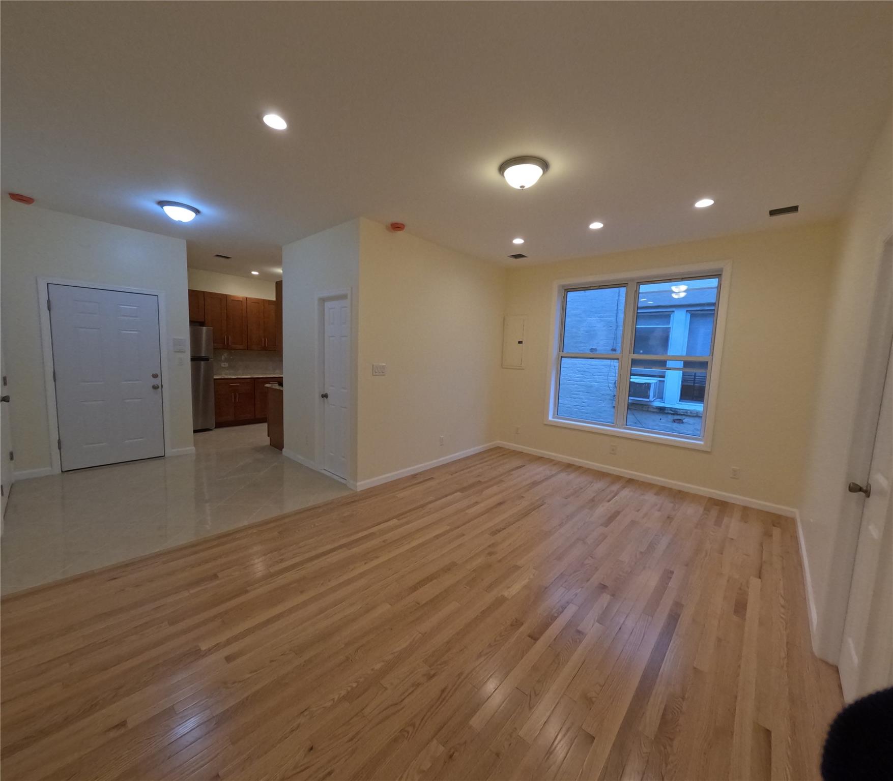 Rental Property at Revere Avenue 3, Bronx, New York - Bedrooms: 2 
Bathrooms: 1 
Rooms: 5  - $2,950 MO.