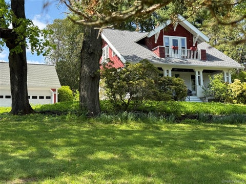 Homes For Sale - 10 Edwin Road<br/> Poughkeepsie, NY 12603