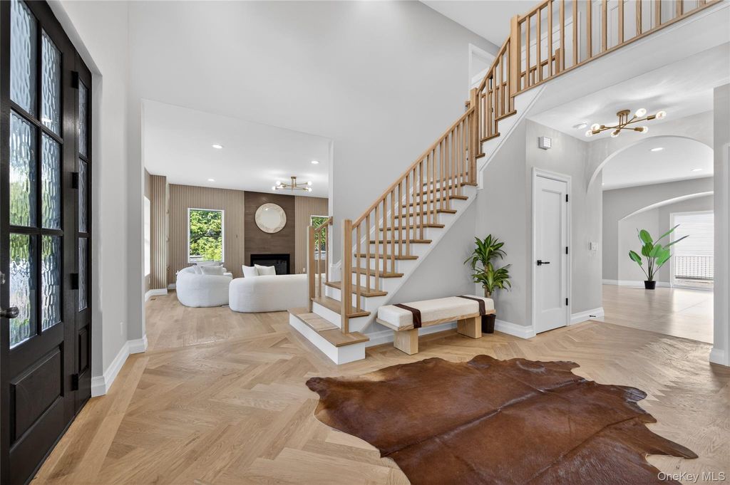 Photo of 15 Ridge Drive, Port Washington, NY 11050 (MLS # 989974)