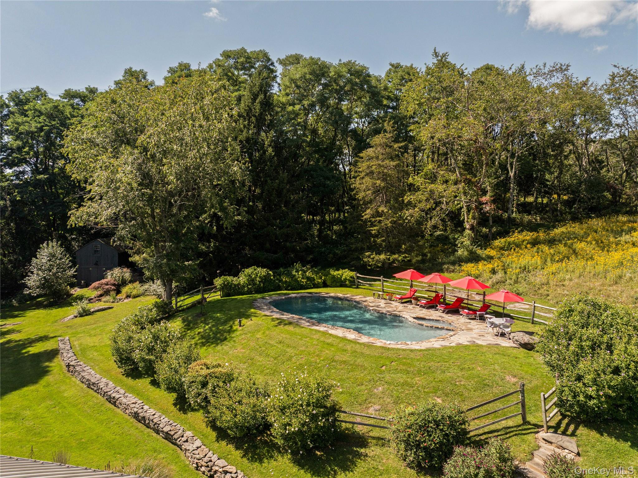 823 N Quaker Hill Road