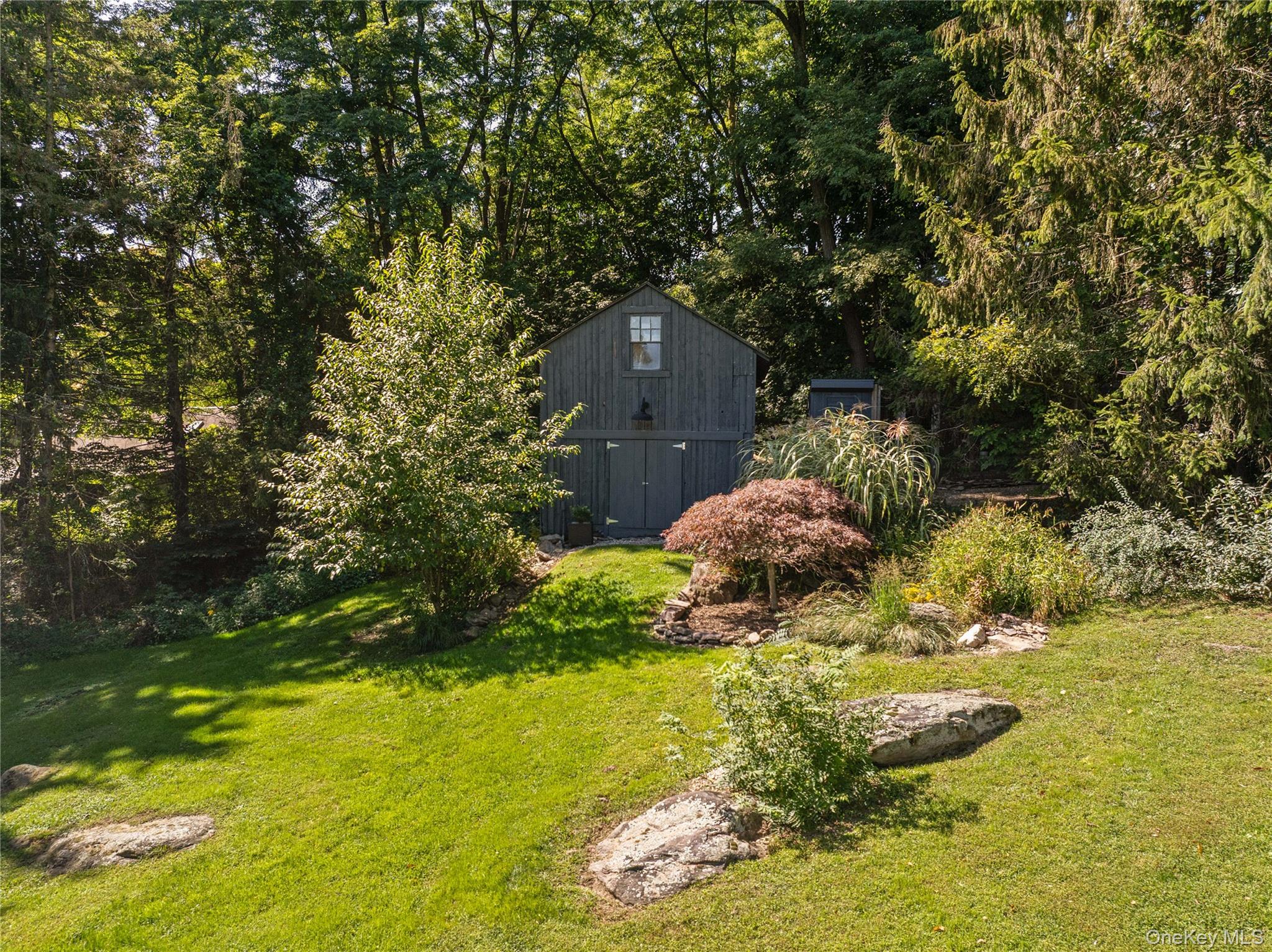 823 N Quaker Hill Road