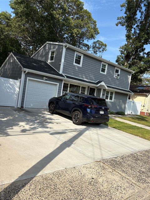 Photo of 486 Champlain Avenue, West Hempstead, NY 11552 (MLS # 931204)