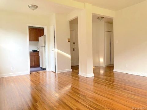 Photo of 5214 39th Avenue #1D, Woodside, NY 11377 (MLS # 997597)