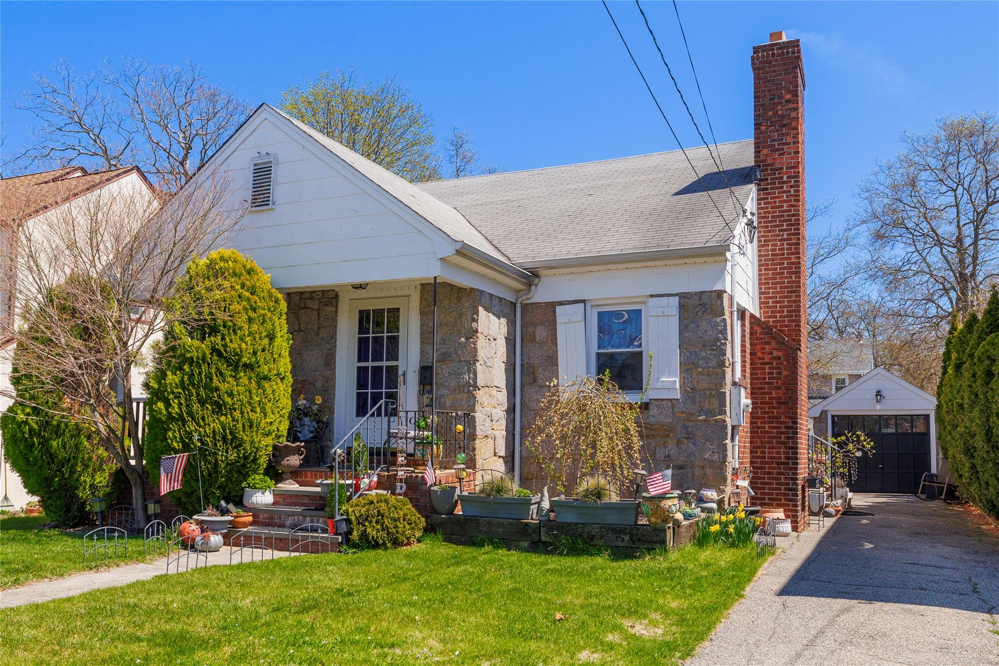 58 Chestnut Street, Lynbrook, New York image 2