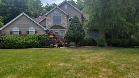 Homes For Sale - 7 Birdie Drive<br/> Suffern, NY 10901
