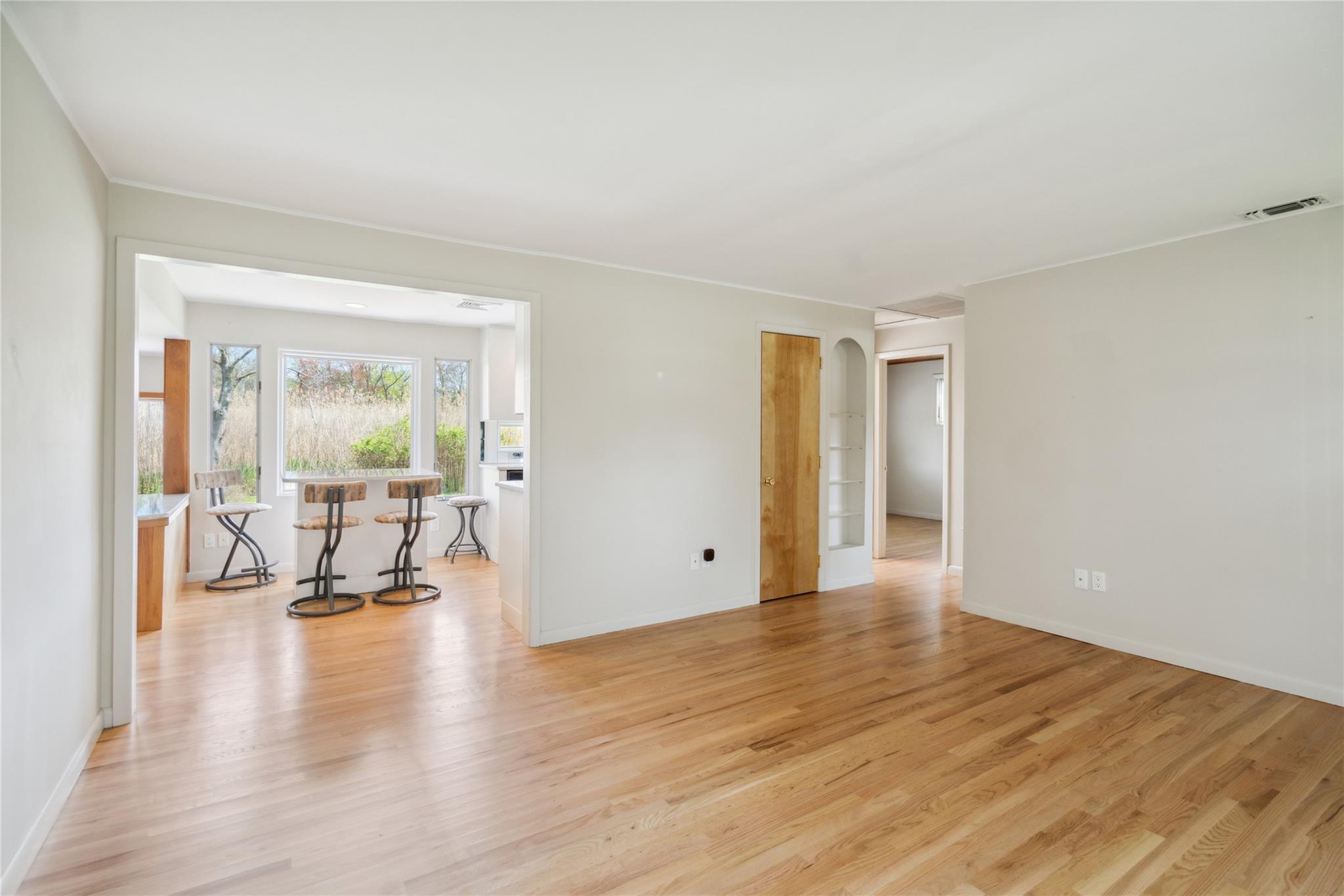 211 Bay Avenue, Bayport, New York image 10