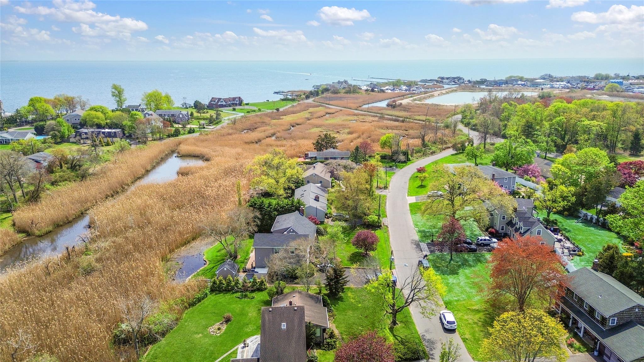 211 Bay Avenue, Bayport, New York image 31