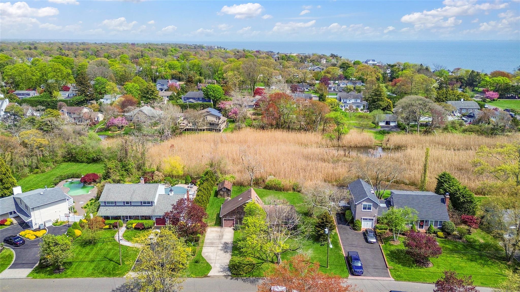 211 Bay Avenue, Bayport, New York image 2