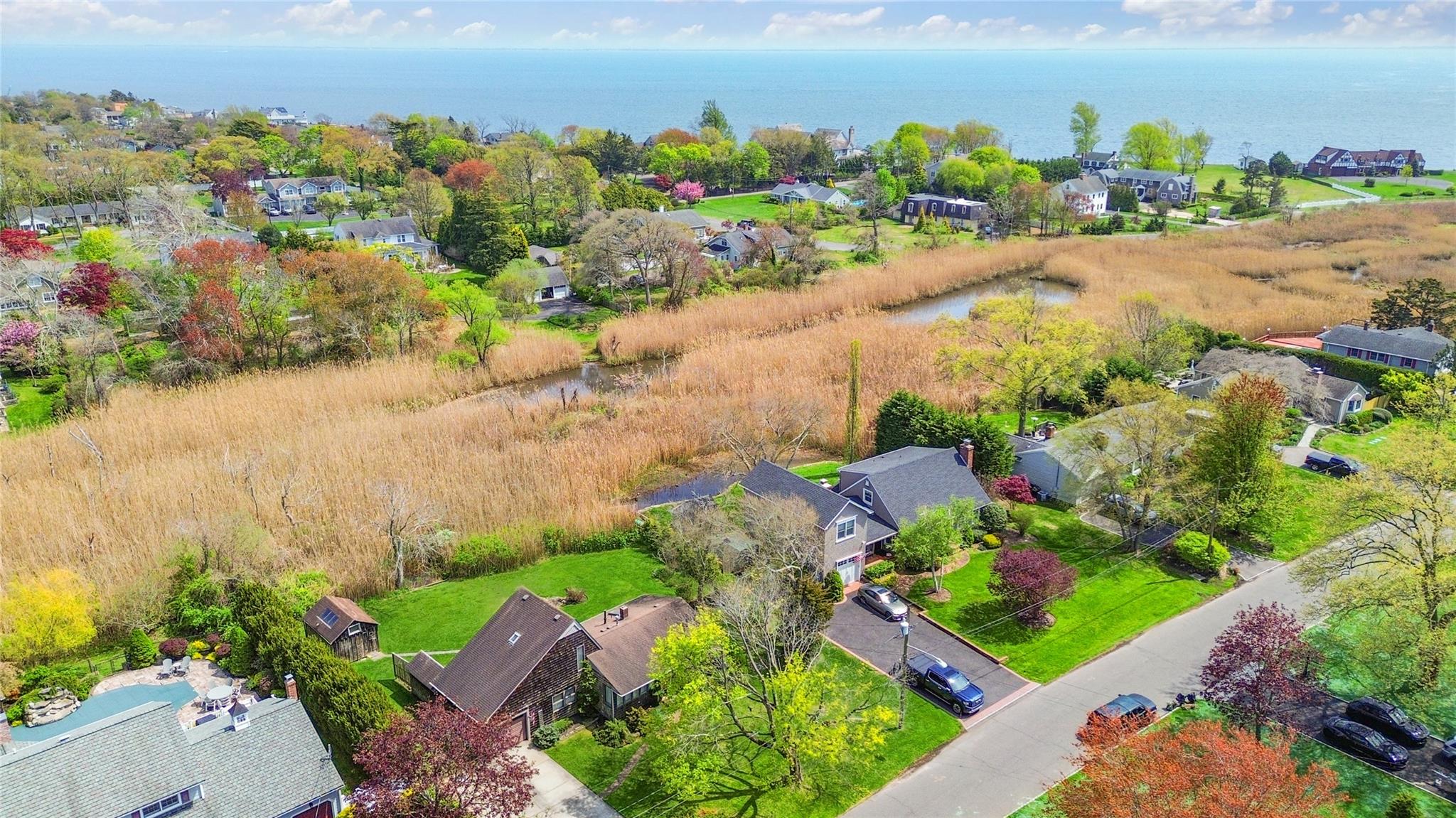 211 Bay Avenue, Bayport, New York image 32